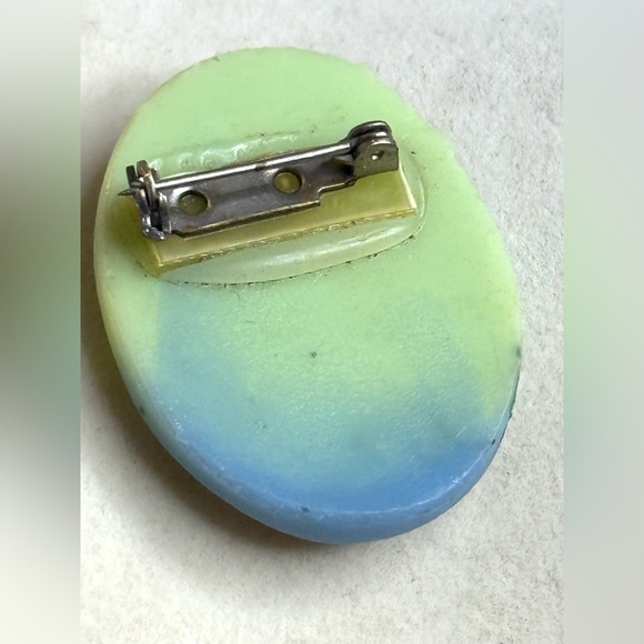 Vintage Flamingo Brooch Tropical Palm Tree Scene Cameo Pin Pink Birds - Picture 5 of 5